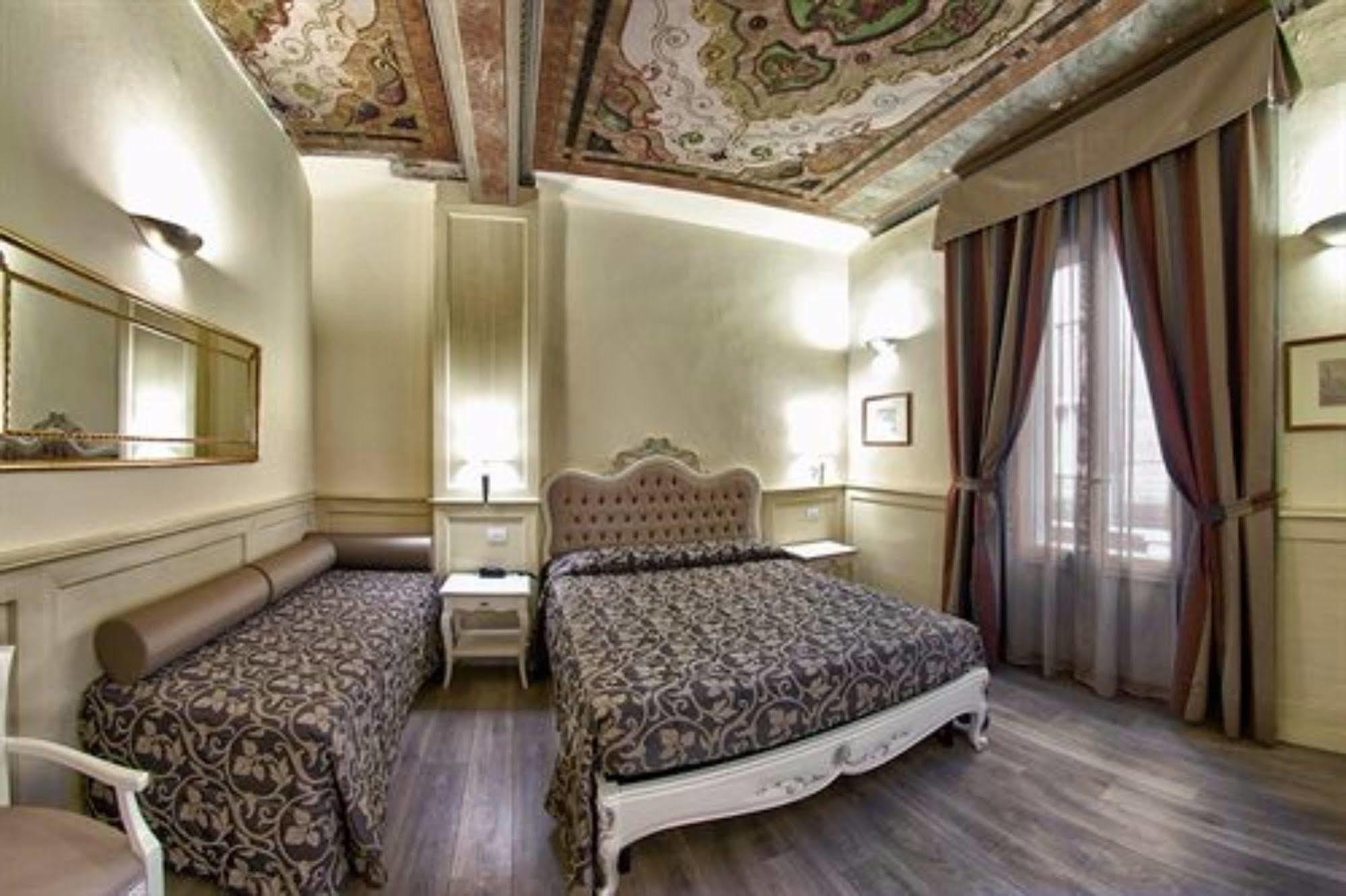 Hotel Pedrini Bologna Bagian luar foto