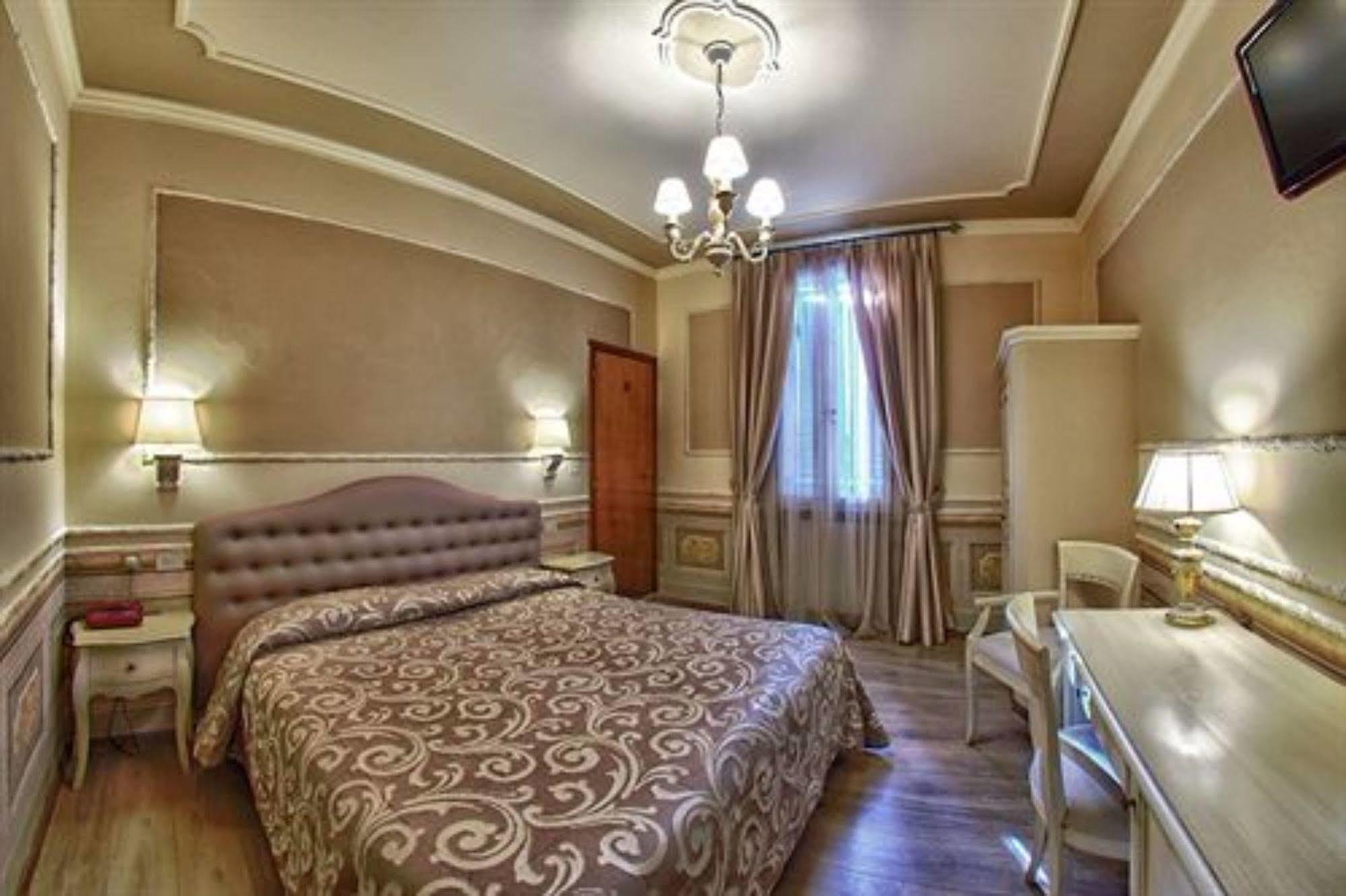 Hotel Pedrini Bologna Bagian luar foto