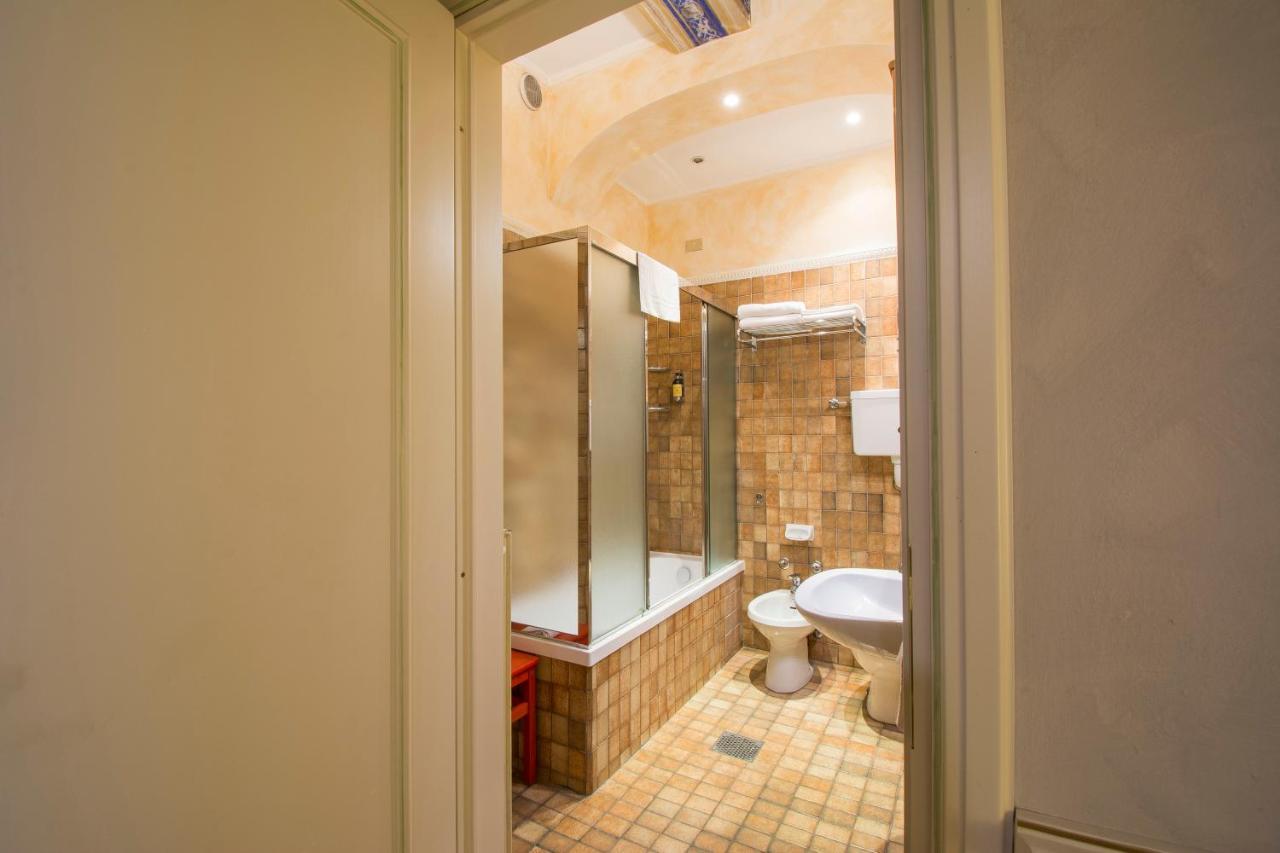 Hotel Pedrini Bologna Bagian luar foto